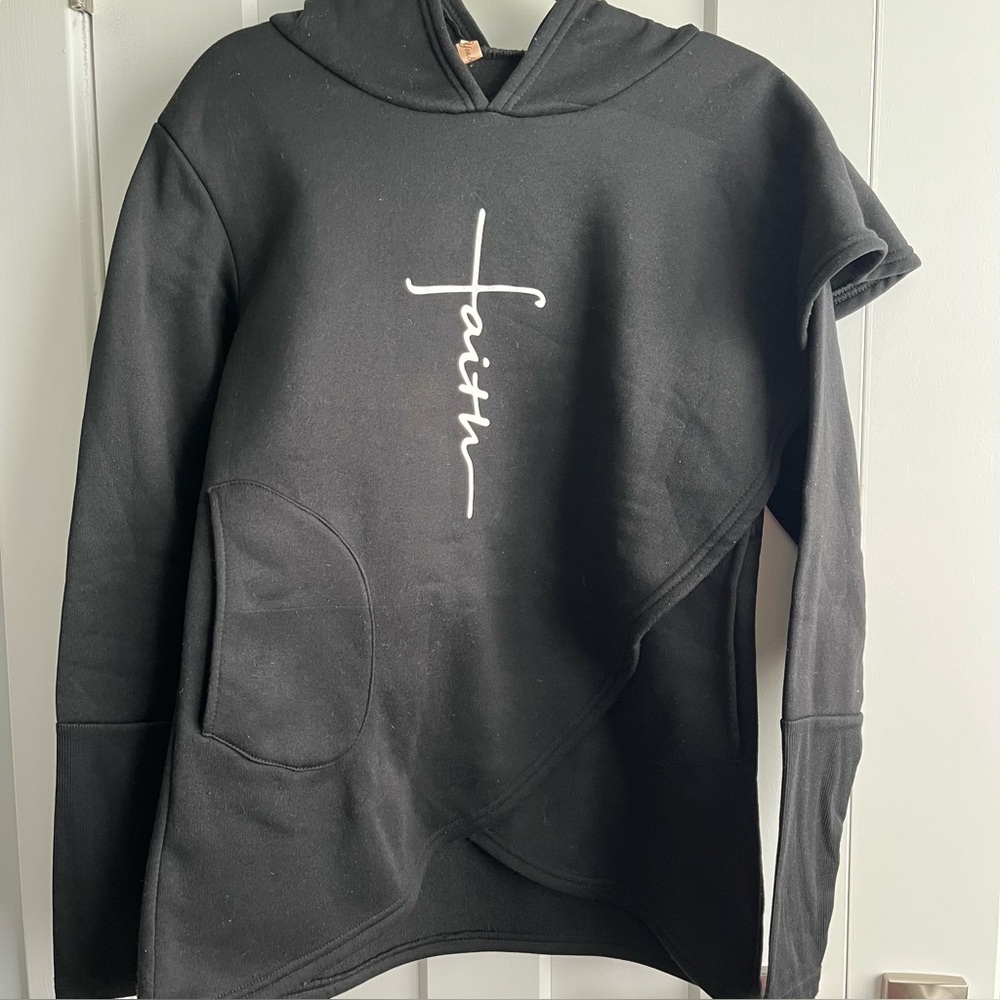 Faith Sweatshirt Sz M